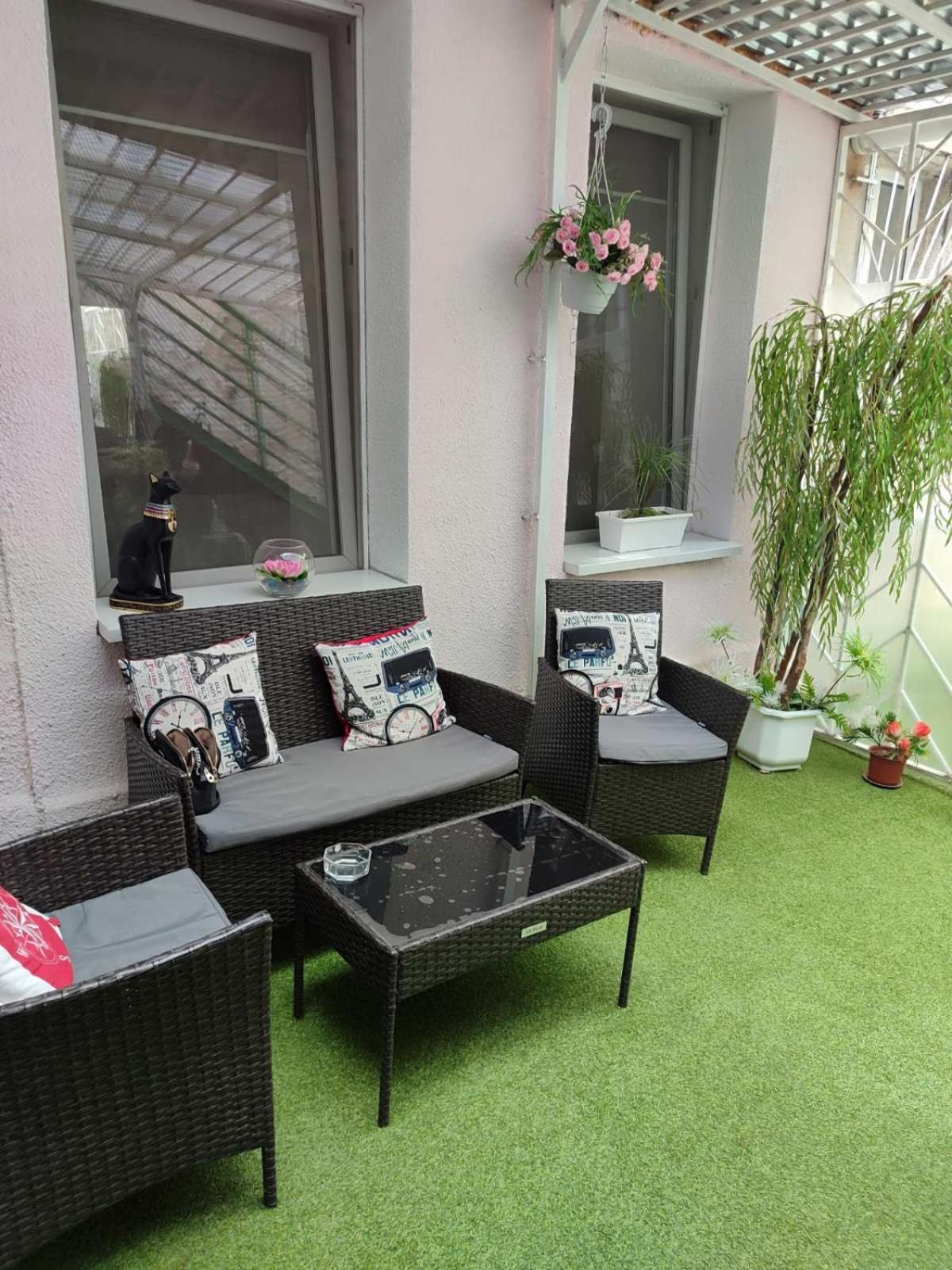 London Apartment, Odessa Екстер'єр фото