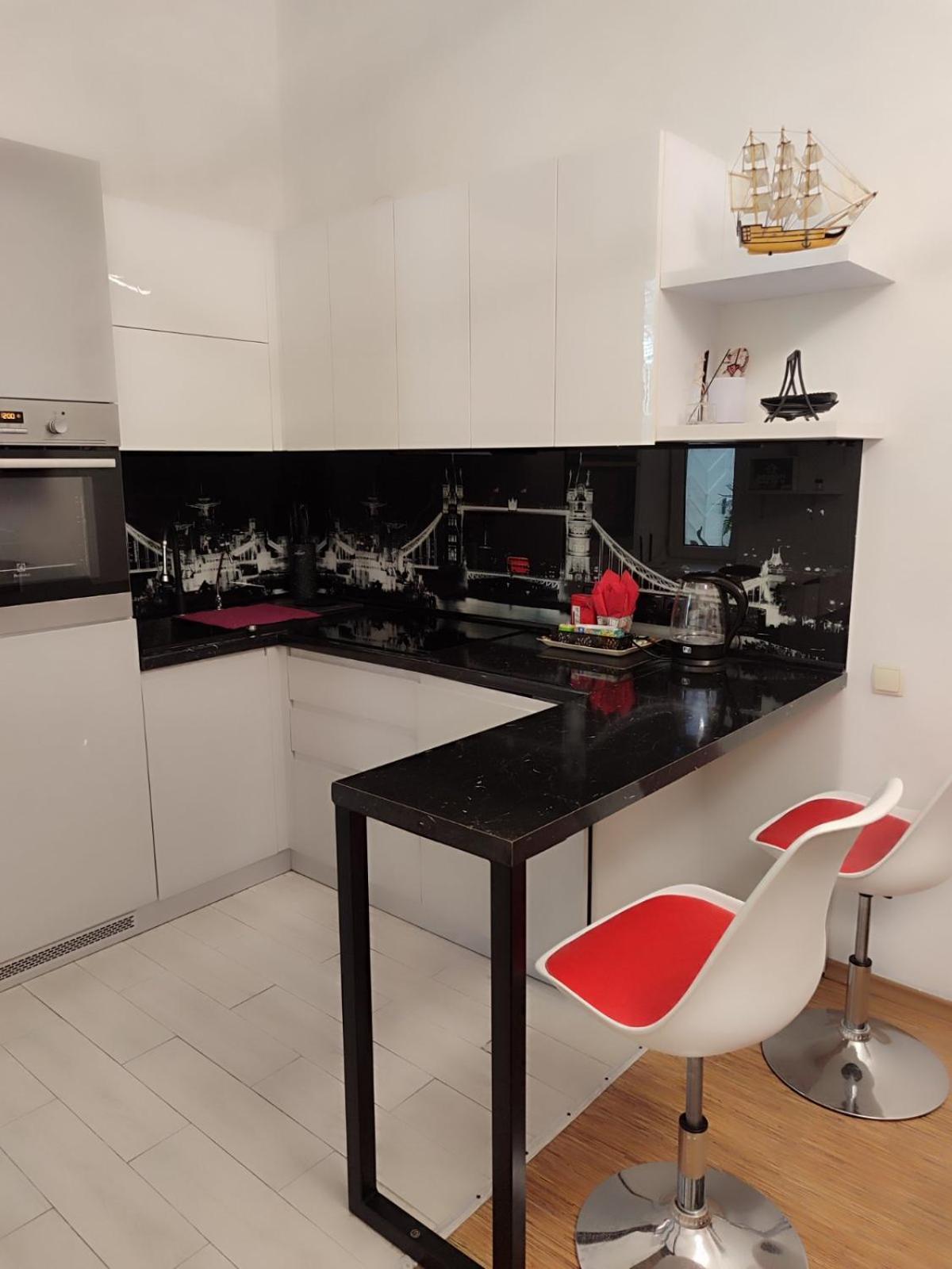London Apartment, Odessa Екстер'єр фото